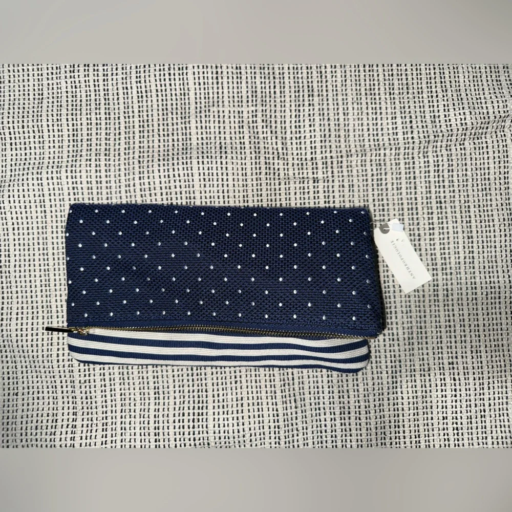 Deux Lux Elsa Fold Over Cross Body Purse Handbag‎ Navy White NWT